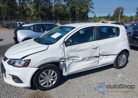 2017 Chevrolet Sonic Lt Auto z USA, uszkodzony, nr VIN 1G1JG6SHXH4158767